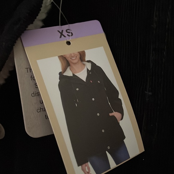 Levi’s Sherpa lined corduroy coat. Black. Women’s XS. NWT - Picture 3 of 4